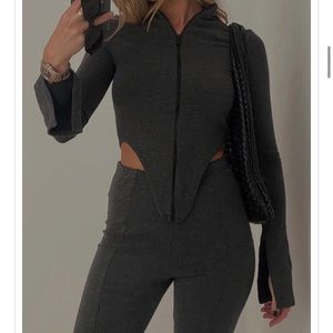 PRETTYLITTLETHING Charcoal Grey Ribbed Curved Hem Split Sleeve Zip Front Top